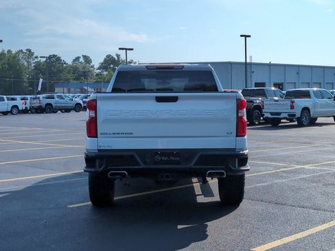 Used 2021 Chevrolet Silverado 1500 LT Trail Boss w/ Bed Protection Package AWD/4WD image 4