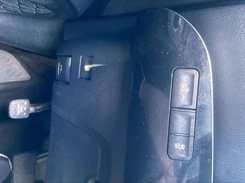 Used 2016 Toyota Prius Two FWD image 33