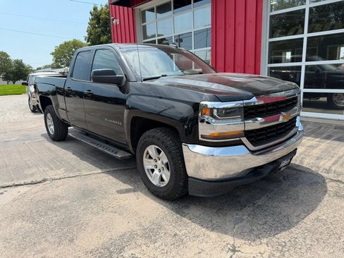 Used 2019 Chevrolet Silverado 1500 LT AWD/4WD image 2