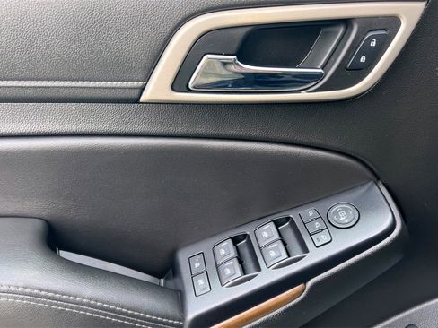 Used 2019 GMC Yukon XL Denali image 13