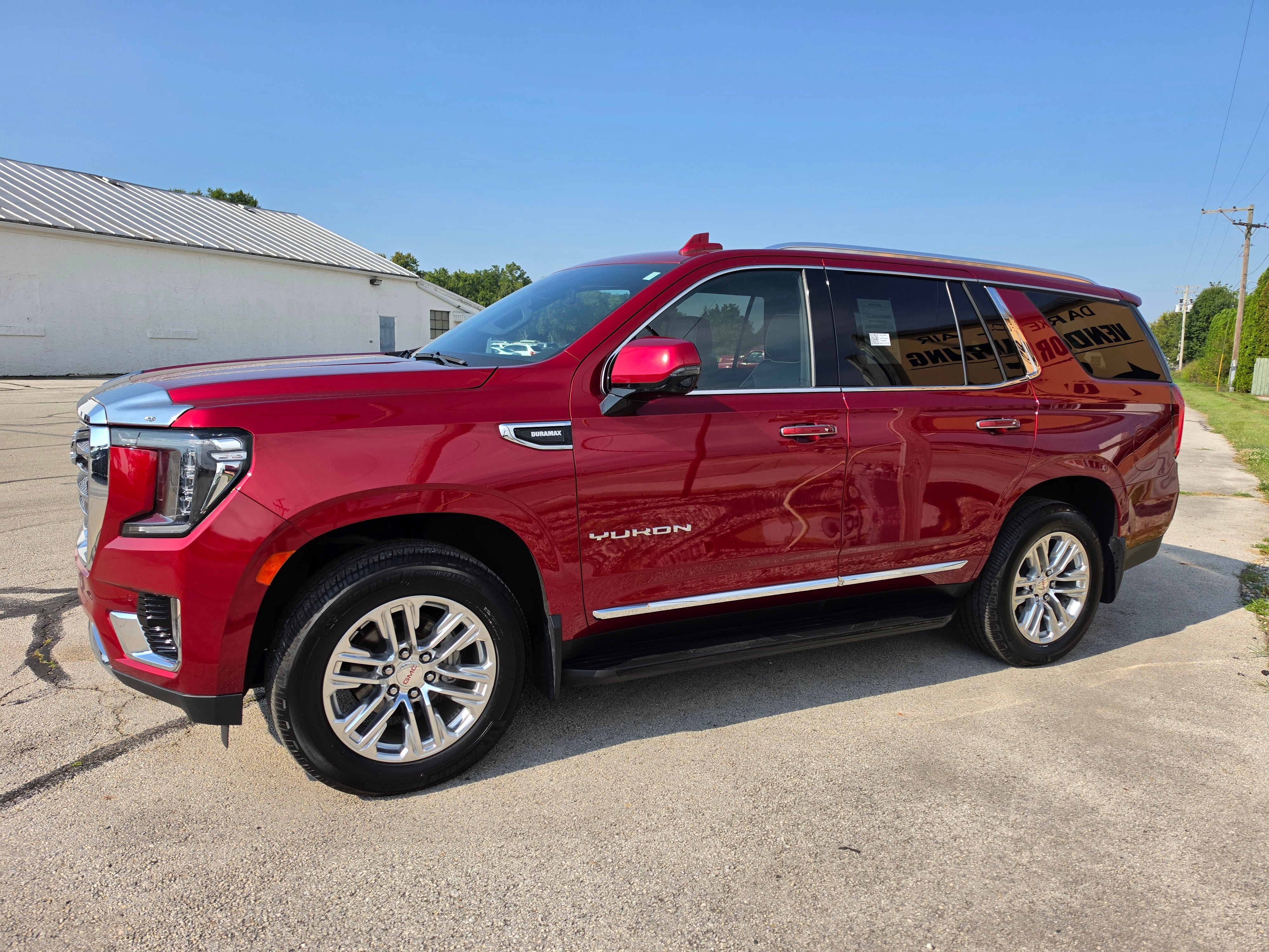 Used 2022 GMC Yukon SLT w/ SLT Luxury Package AWD/4WD image 8