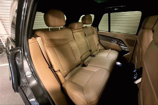 Certified 2023 Land Rover Range Rover SE AWD/4WD image 16