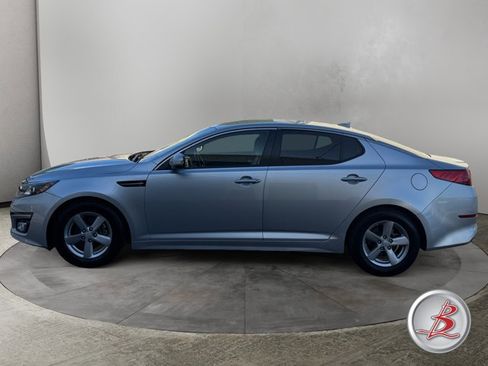 Used 2015 Kia Optima LX FWD image 4
