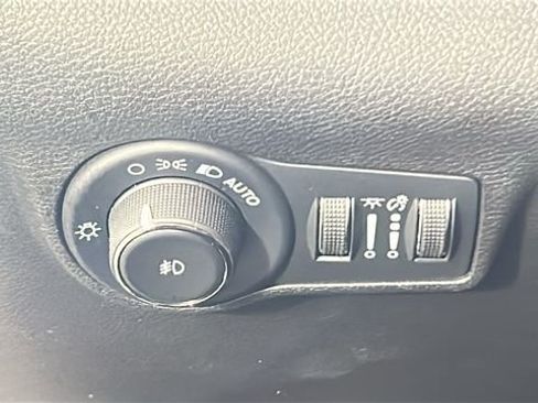 Used 2024 Jeep Compass Limited w/ Sun and Sound Group AWD/4WD image 20