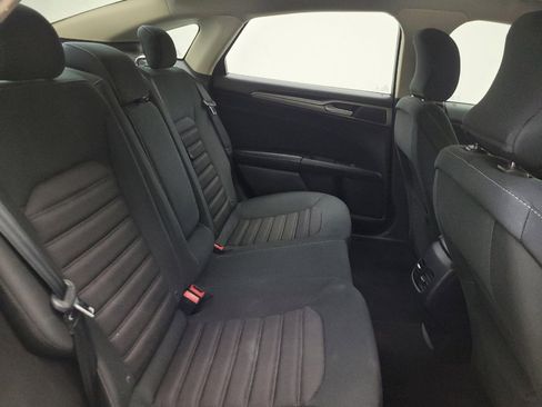 Used 2019 Ford Fusion SE FWD image 19