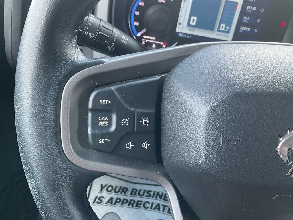 Certified 2024 Ford Bronco Black Diamond AWD/4WD image 21