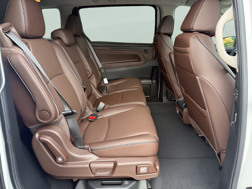 New 2027 Honda Odyssey Touring image 13