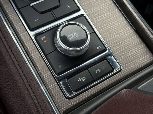 Used 2024 Ford Expedition Max Limited image 19