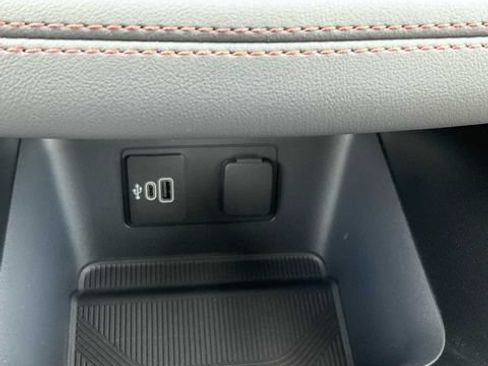 Used 2026 Ford Explorer Active AWD/4WD image 35