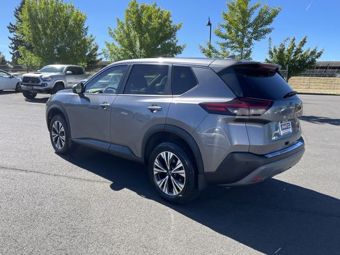 Used 2023 Nissan Rogue SV AWD/4WD image 3