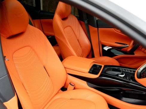 Used 2022 Aston Martin DBX Base image 25