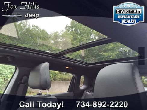 Used 2025 Jeep Compass Limited w/ Sun & Sound Group AWD/4WD image 16