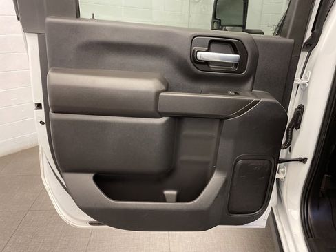 Used 2021 Chevrolet Silverado 2500 Custom w/ Custom Value Package image 22