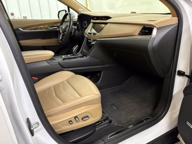 Used 2021 Cadillac XT5 Sportv w/ Platinum Package AWD/4WD image 24