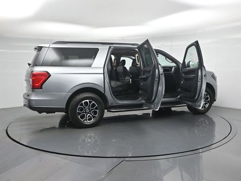 Used 2023 Ford Expedition Max XLT image 5