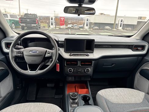 Used 2023 Ford Maverick XLT w/ XLT Luxury Package image 13