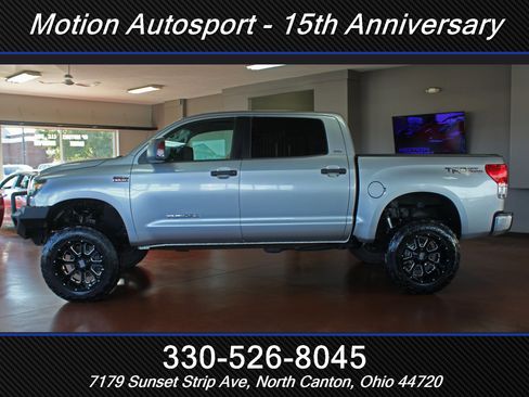 Used 2012 Toyota Tundra 4x4 CrewMax image 7