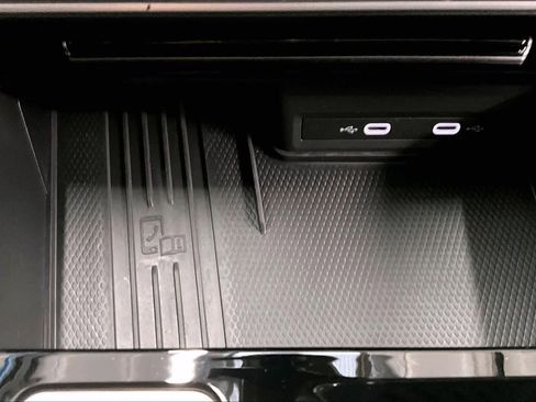 Used 2025 Volkswagen Atlas SE w/ Black Wheel Package image 34