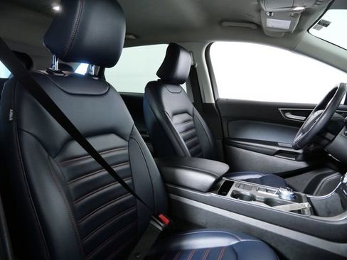 Certified 2024 Ford Edge SEL w/ Sport Appearance Package AWD/4WD image 9