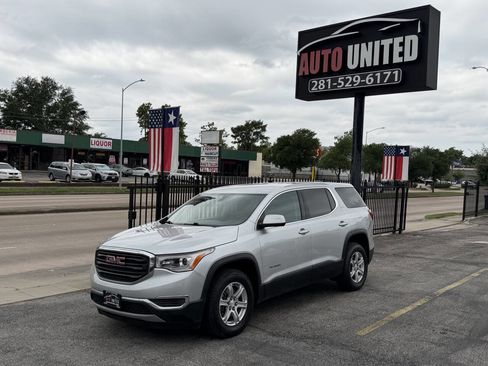 Used 2017 GMC Acadia SLE FWD image 1