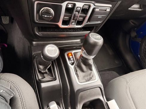 Used 2019 Jeep Wrangler Unlimited Sport S image 22