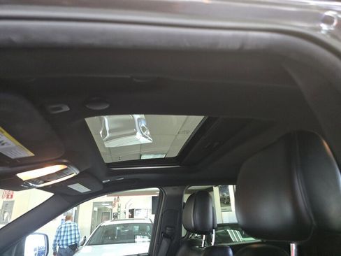 Used 2019 Jeep Grand Cherokee Altitude image 30