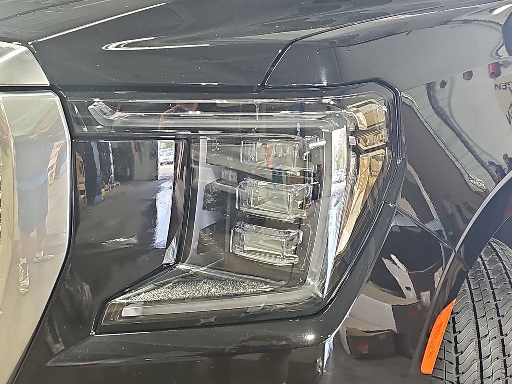 Certified 2021 GMC Yukon XL Denali w/ Denali Premium Package AWD/4WD image 39
