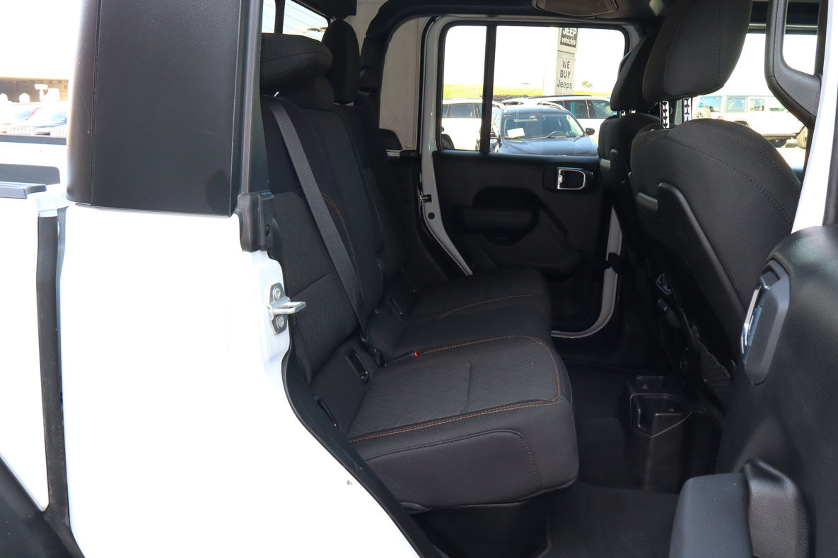 Used 2026 Jeep Gladiator Mojave AWD/4WD image 26