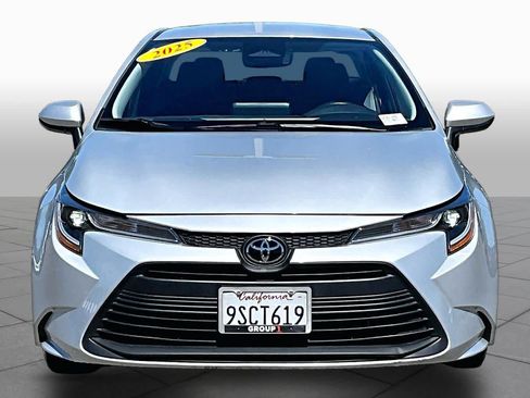 Used 2025 Toyota Corolla LE w/ LE Premium Package FWD image 3