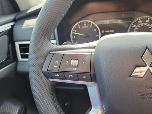 Used 2026 Mitsubishi Outlander SE FWD image 18