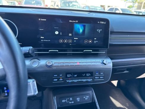 Certified 2024 Hyundai Kona SEL FWD image 9