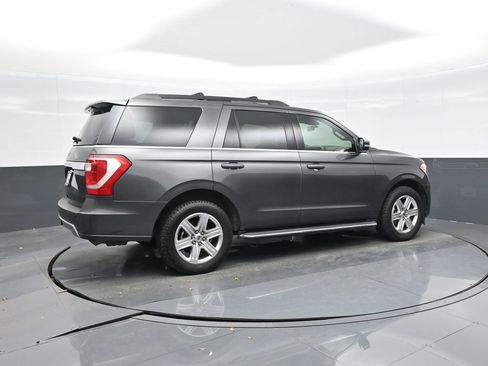 Certified 2018 Ford Expedition XLT w/ Equipment Group 202A image 9