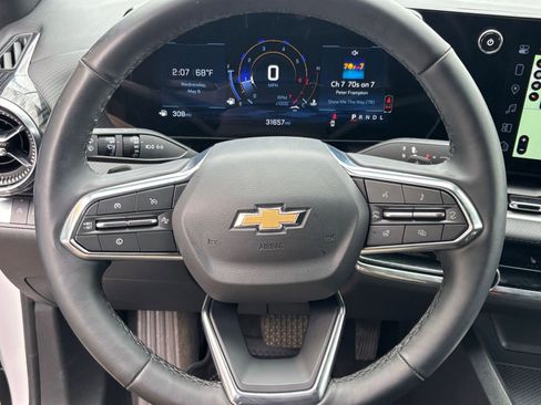 Used 2025 Chevrolet Equinox LT FWD image 29