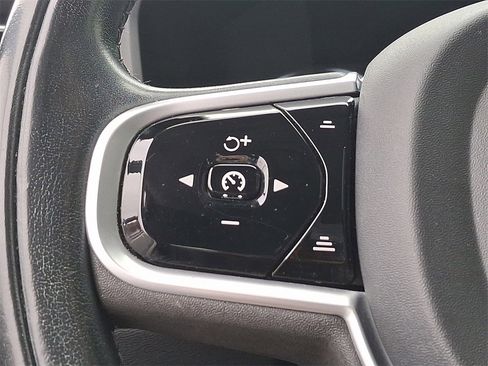 Used 2020 Volvo S60 T6 Momentum image 16