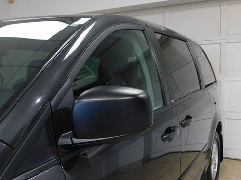 Used 2011 Dodge Grand Caravan SXT image 19