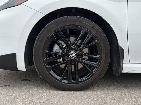 Used 2025 Toyota Camry SE image 12