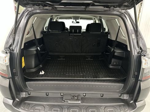 Used 2016 Toyota 4Runner SR5 AWD/4WD image 23