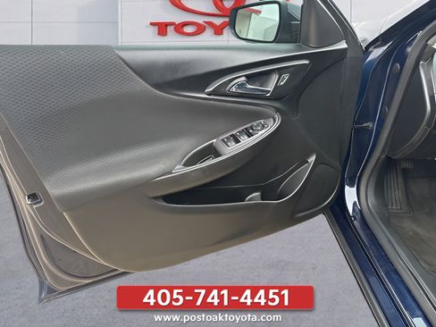 Used 2018 Chevrolet Malibu LT FWD image 21