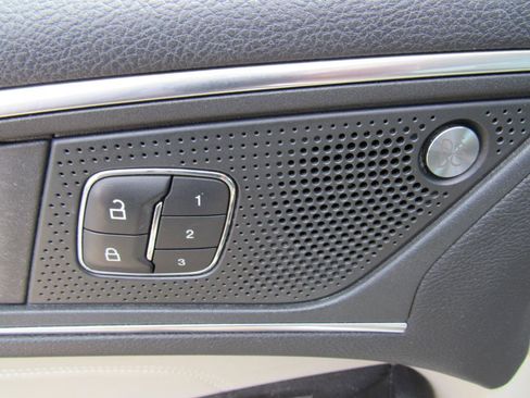 Used 2020 Ford Edge Titanium w/ Equipment Group 301A AWD/4WD image 9