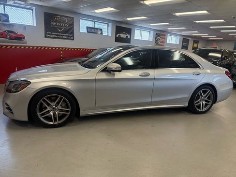 Used 2019 Mercedes-Benz S 450 4MATIC Sedan w/ AMG Line Exterior image 3