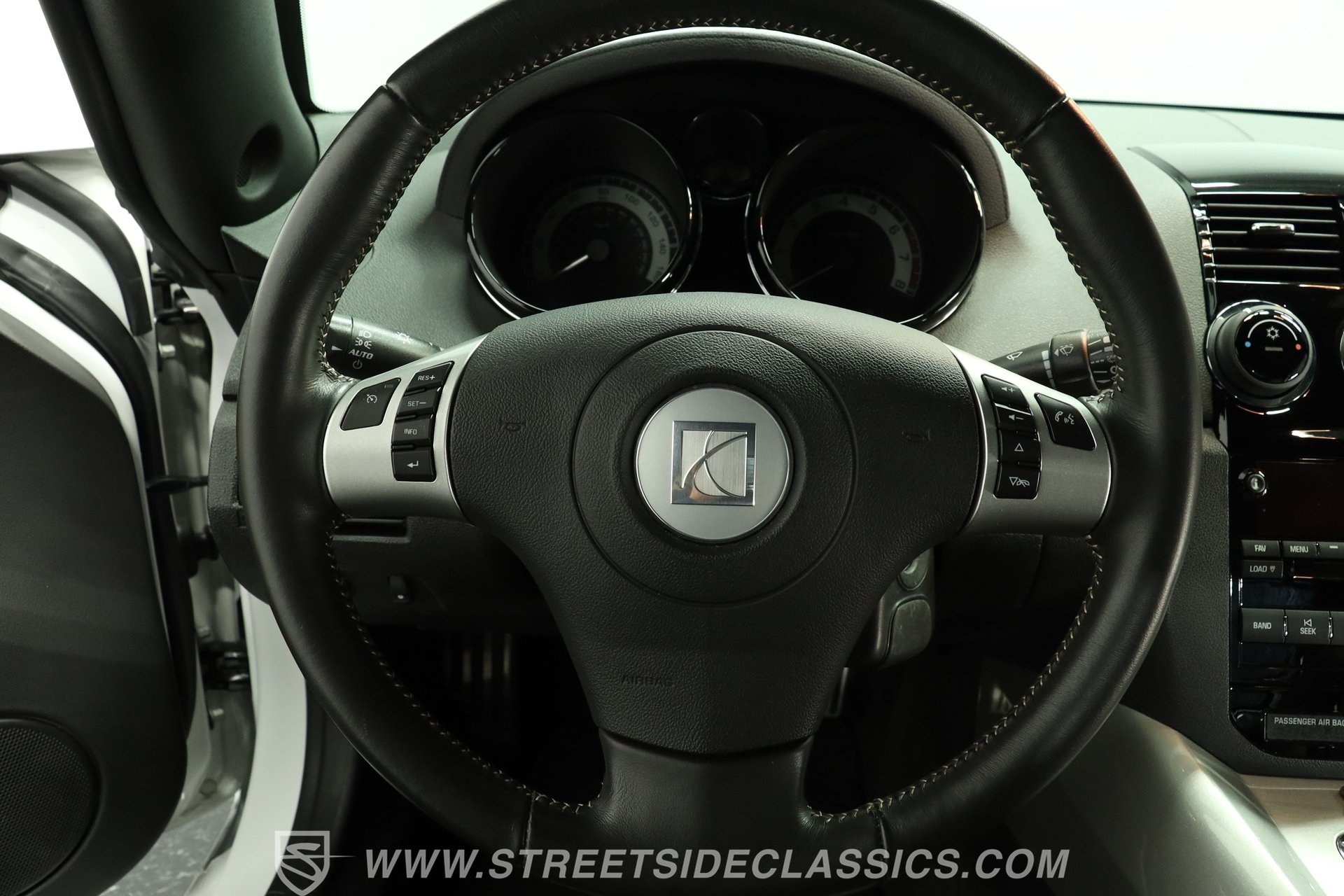 Used 2009 Saturn Sky Red Line RWD image 36