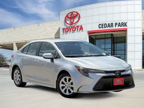 Used 2025 Toyota Corolla LE FWD image 1