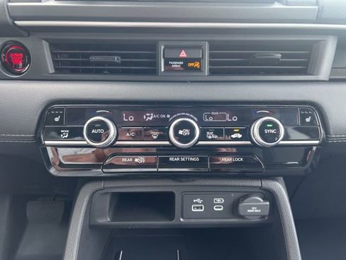 Certified 2024 Honda Pilot Touring image 35