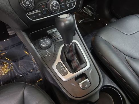 Used 2016 Jeep Cherokee Trailhawk w/ Comfort/Convenience Group image 25