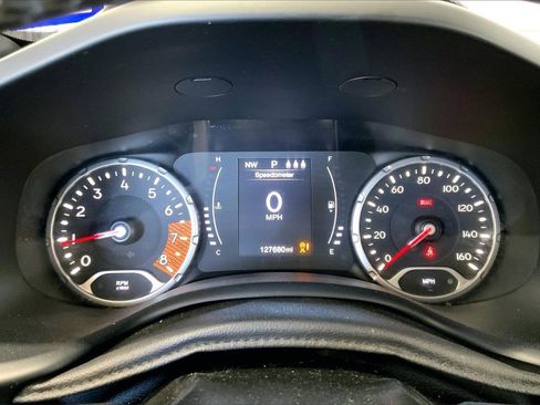 Used 2019 Jeep Renegade Latitude image 18