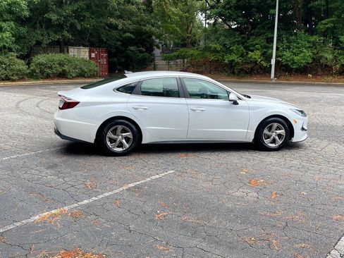 Used 2021 Hyundai Sonata SE w/ Winter Weather Package FWD image 4