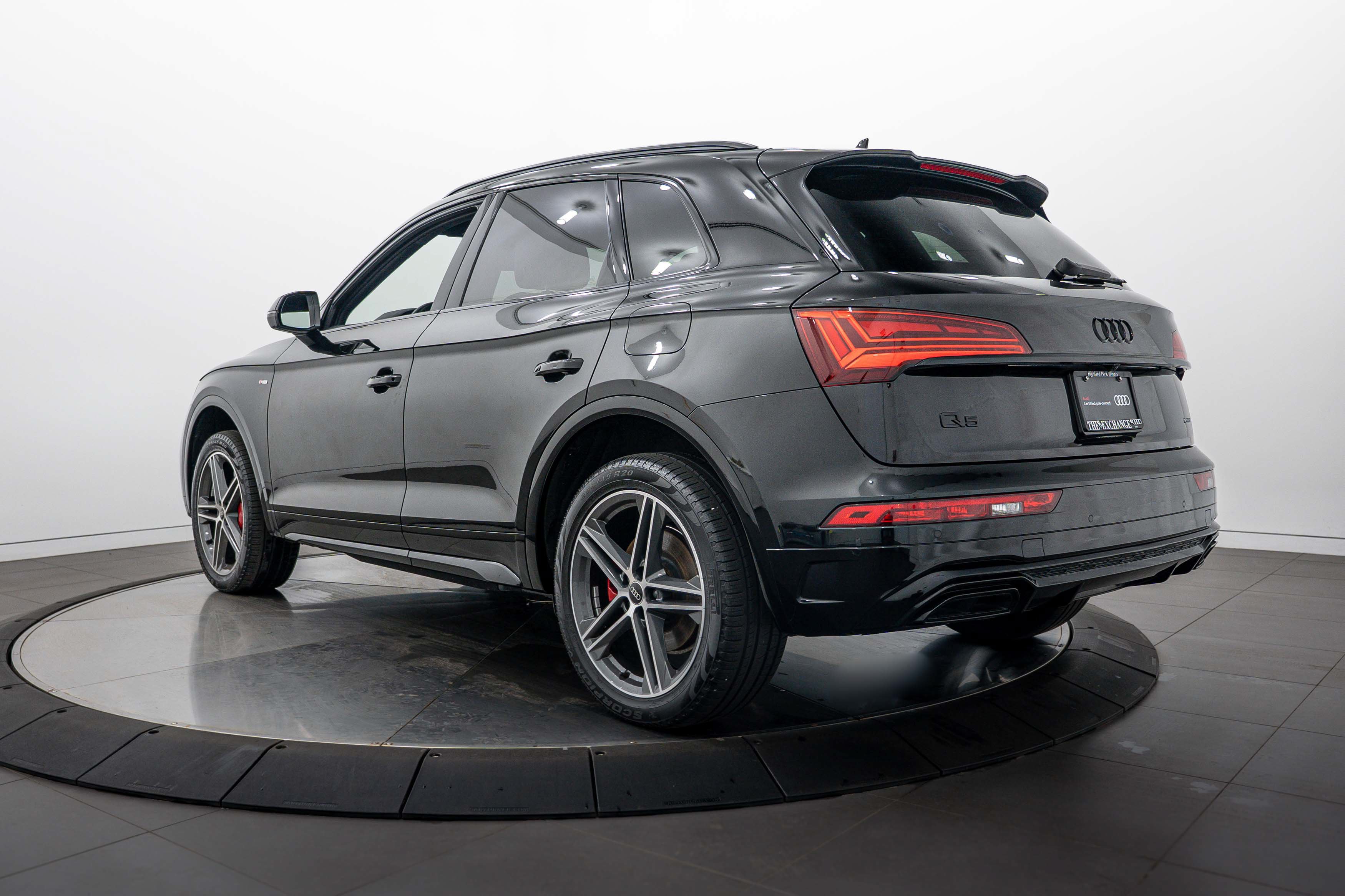 Certified 2024 Audi Q5 e Premium Plus AWD/4WD image 5