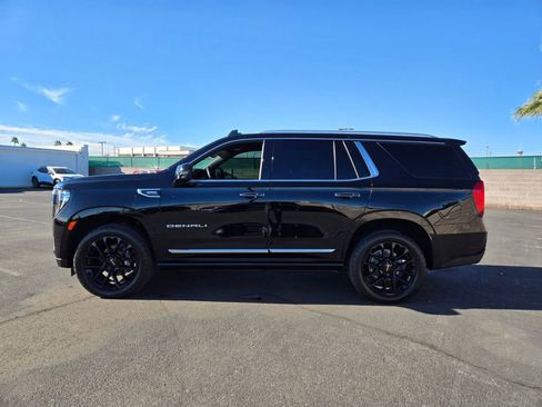 Used 2023 GMC Yukon Denali w/ Denali Reserve Package image 3