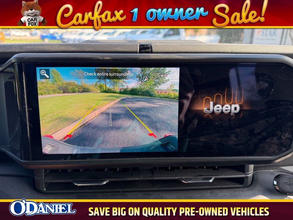 Used 2025 Jeep Gladiator Mojave w/ Convenience Group AWD/4WD image 11
