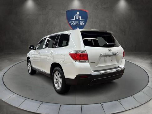 Used 2012 Toyota Highlander FWD image 3